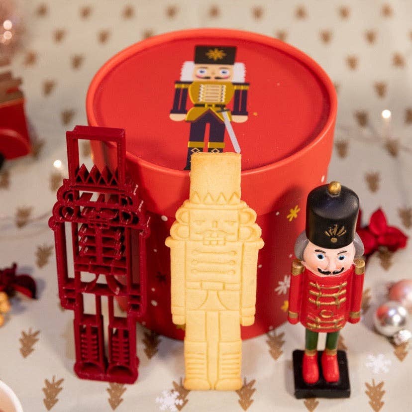 Emporte-pièce Casse-Noisette (18 cm) – Noël – Nutcracker: Rouge