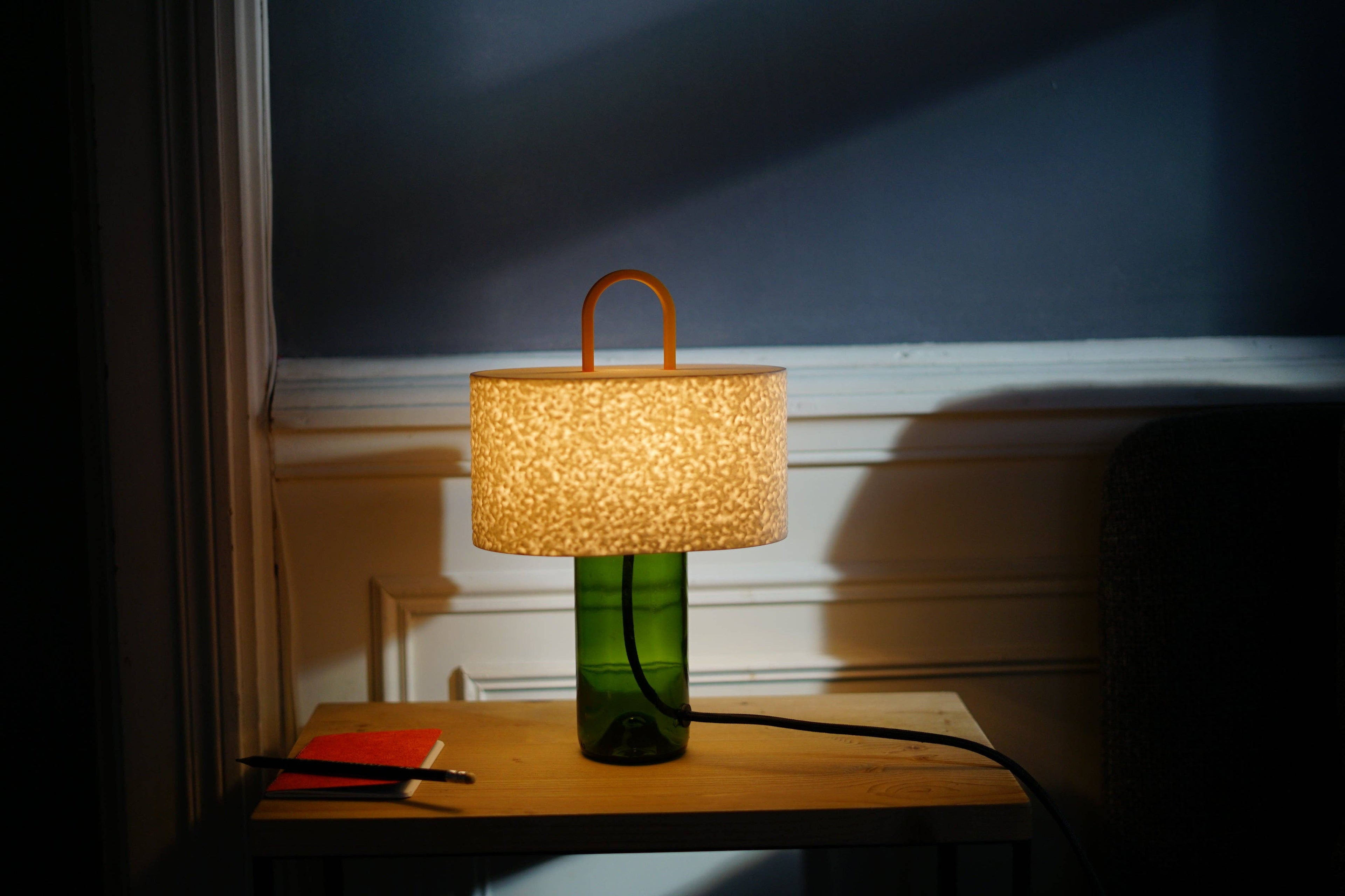 Lampe de table en verre