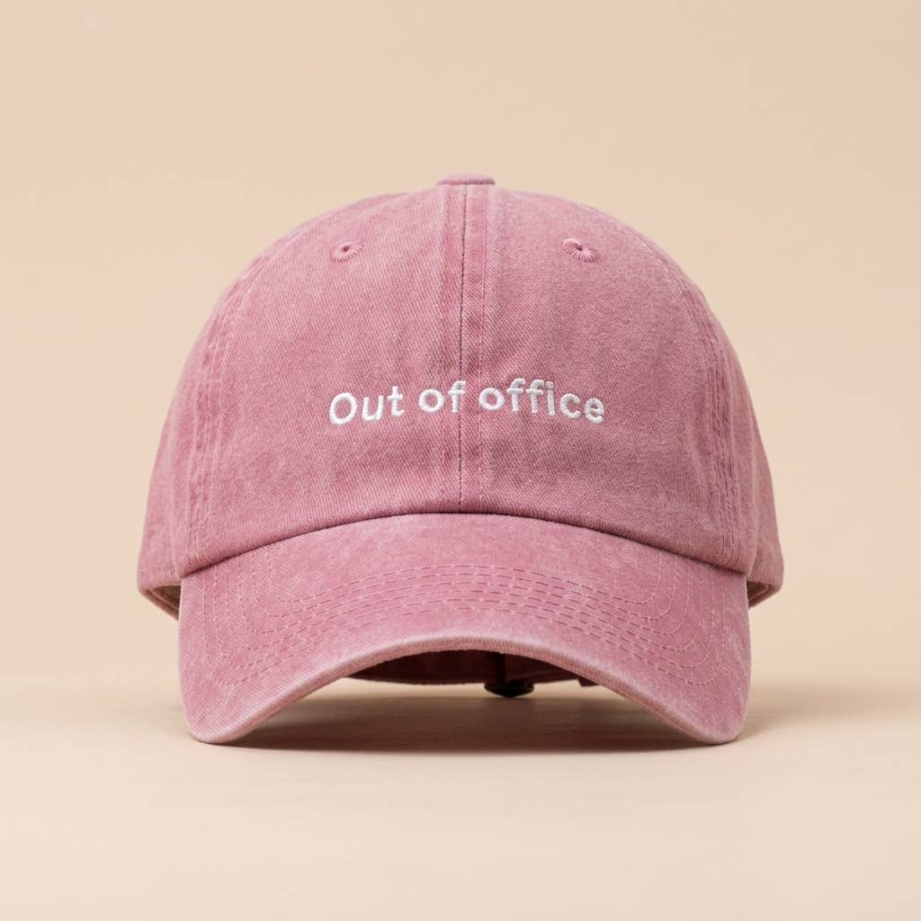 Casquette rose brodée « Hors du bureau »: Black/Gray