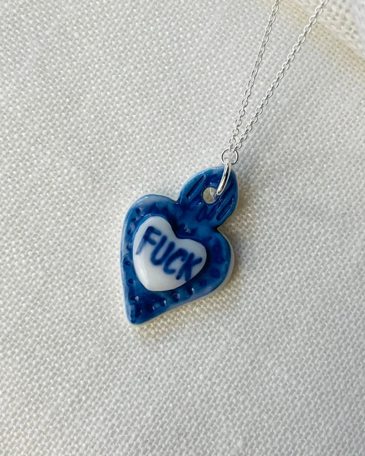 Collier en porcelaine Coeur bleu Fuck