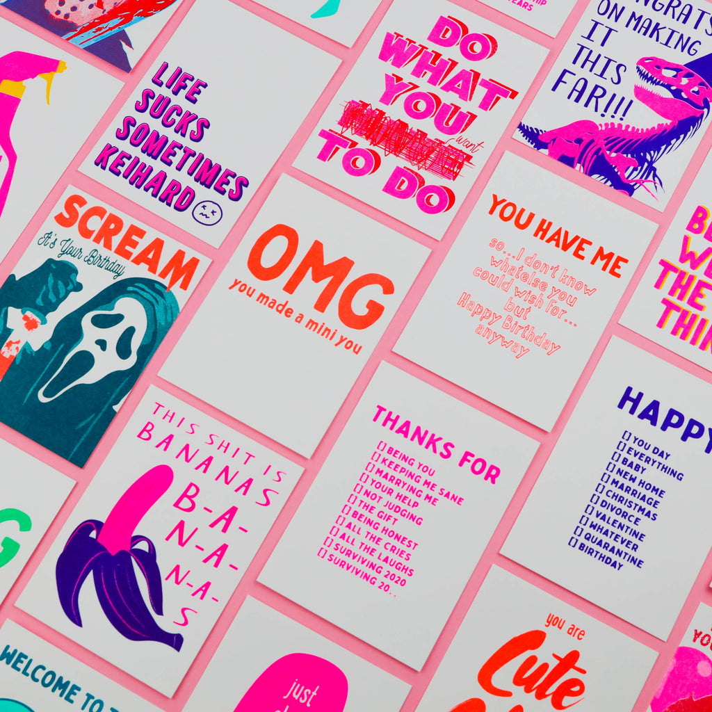 Carte postale néon orange « OMG you made a mini you »