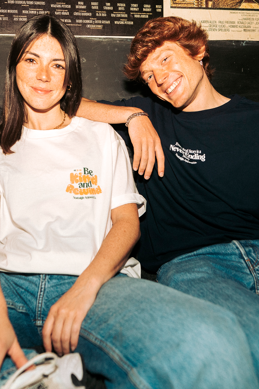T-shirt unisexe Neverending en bleu foncé: S / Oversize