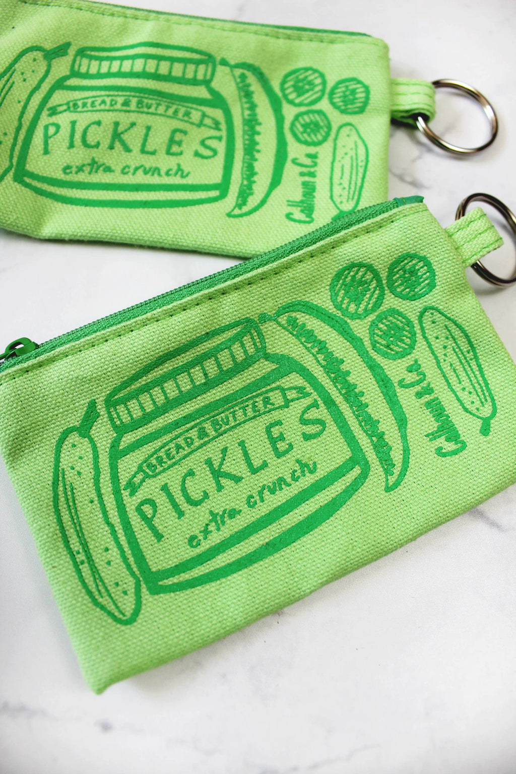 Pochette à cartes zippée Pickle avec porte-clés
