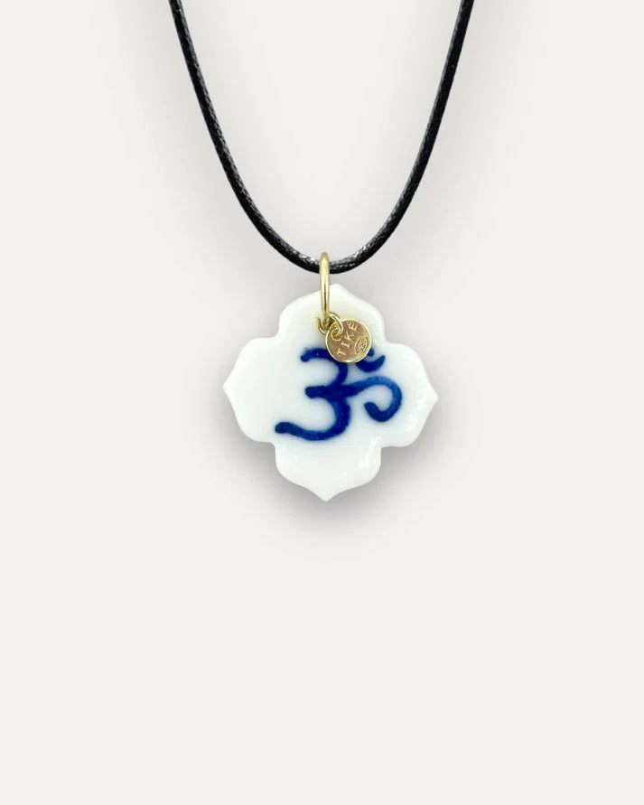 Pendentif en porcelaine Fleur de Lotus bleue