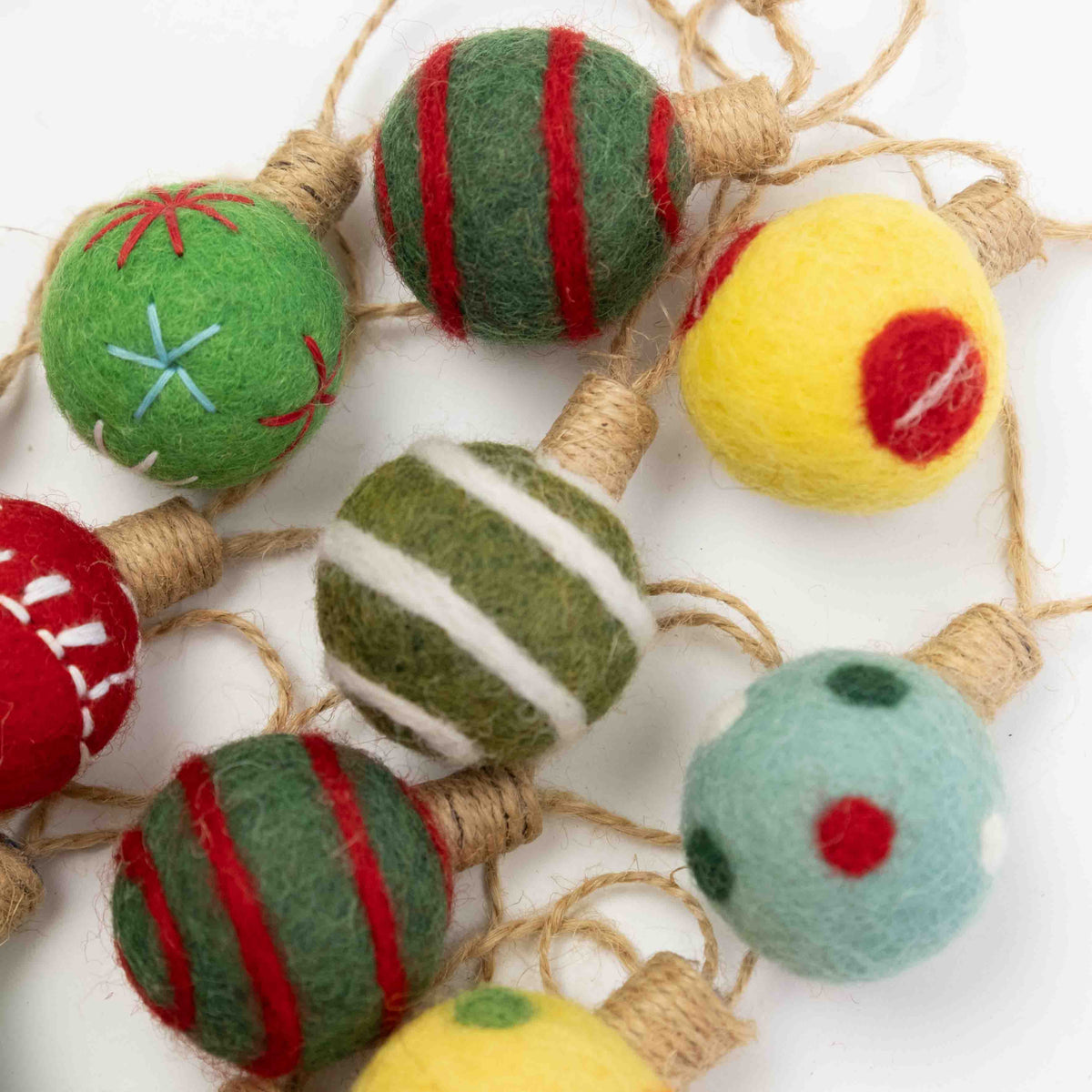 Guirlande - Décorations de Noël - Boules de Noël brodées multicolores