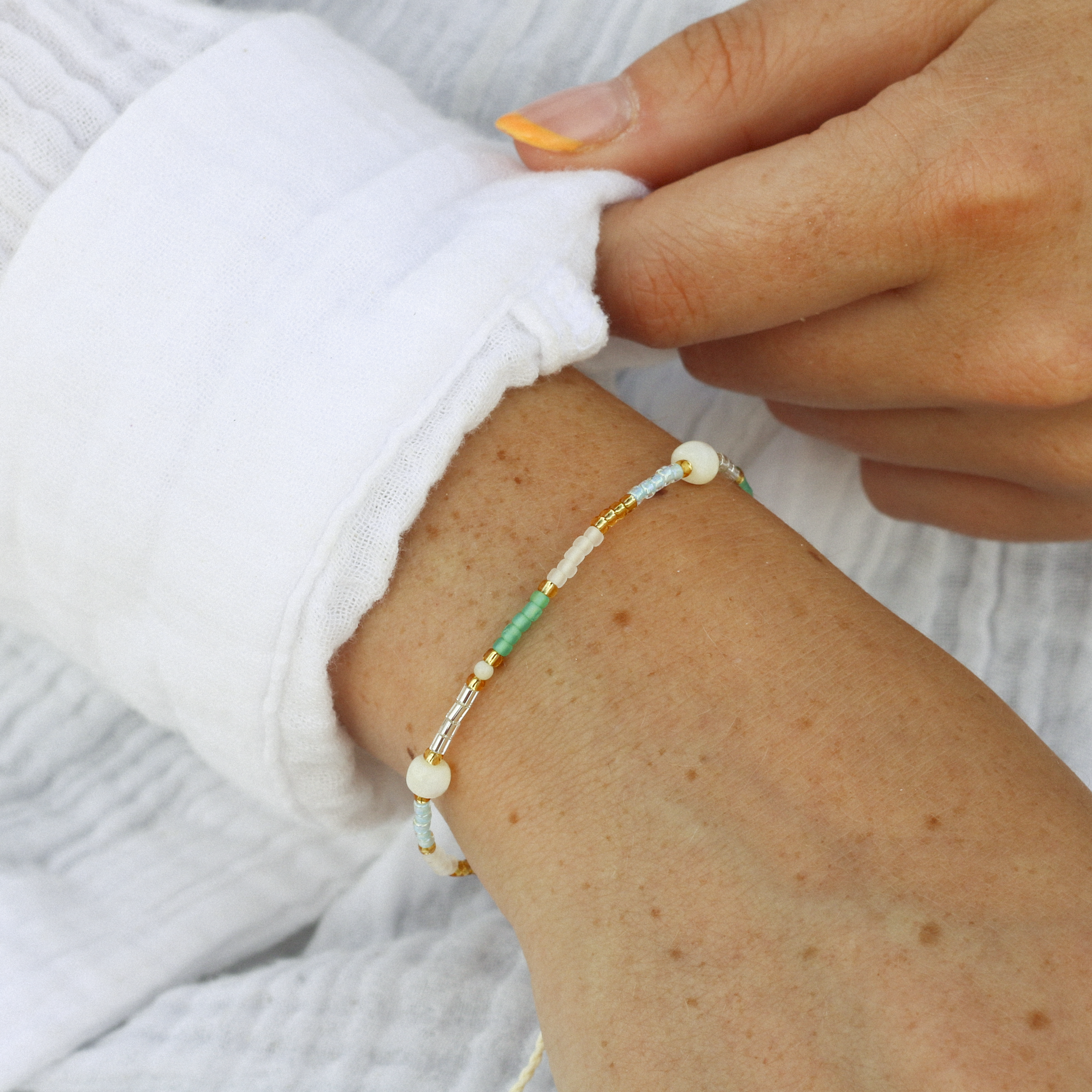 Collection de bracelets en perles colorées « Heure dorée »: Festival