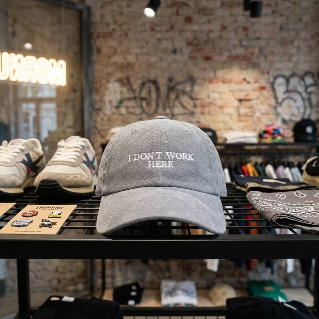 Casquette brodée bordeaux « Je ne travaille pas ici, désolé »: Burgundy