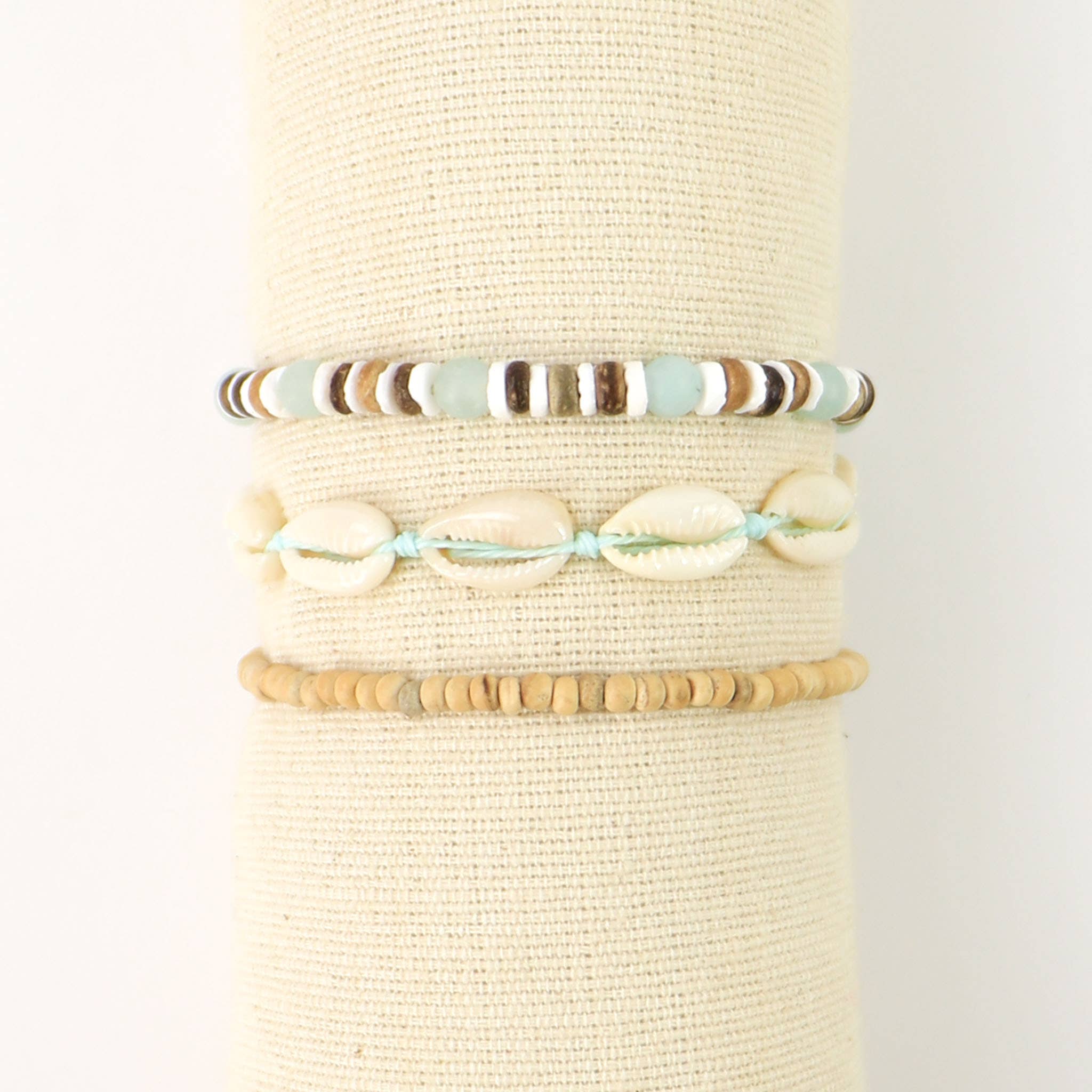 Ensemble de bracelets Perasi Beach, trio de bracelets à perles de bois naturel