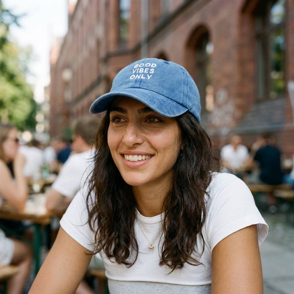 Casquette bleue brodée « Good Vibes Only » — cadeau: Beige