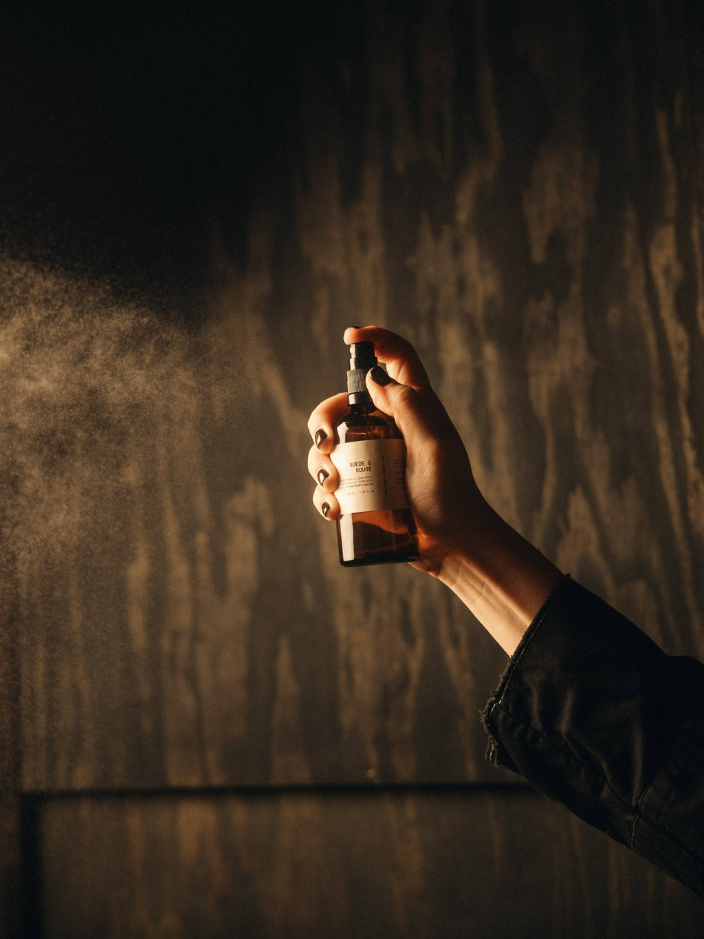 Suède & Rouge - Spray d'ambiance et pour le linge 100 ml