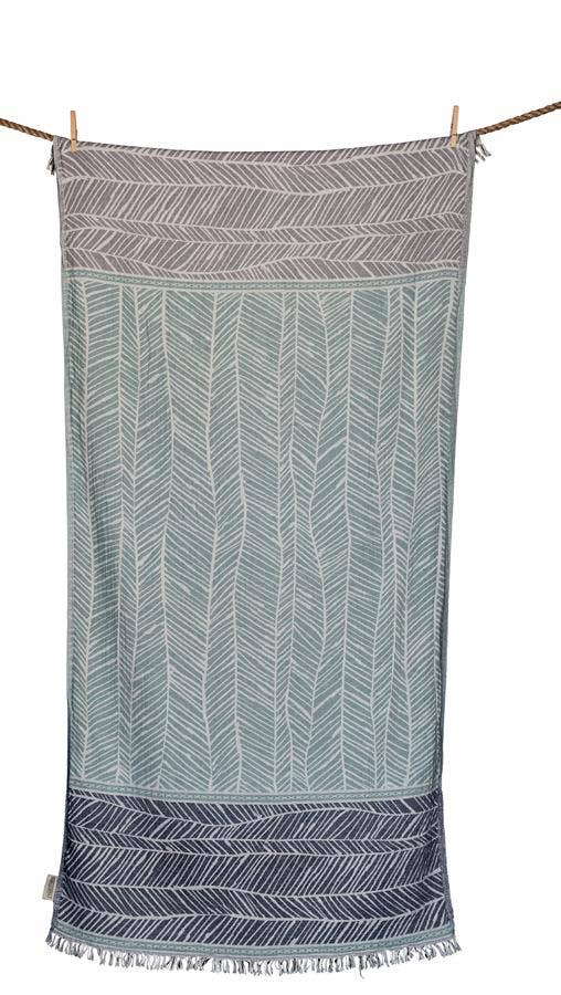 Serviette de plage FTELIA Eucalyptus, bleu marine et anthracite