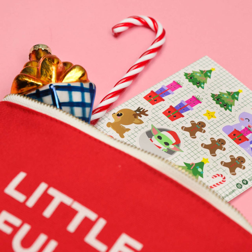 Trousse maquillage rouge « A LITTLE BAG FULL OF BIG SECRETS »