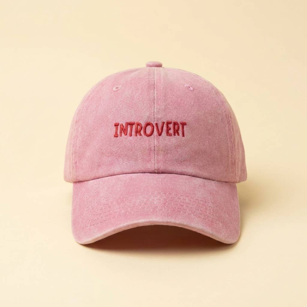 Casquette brodée rose et rouge avec slogan «Introvert» — cadeau original: Burgundy/Red