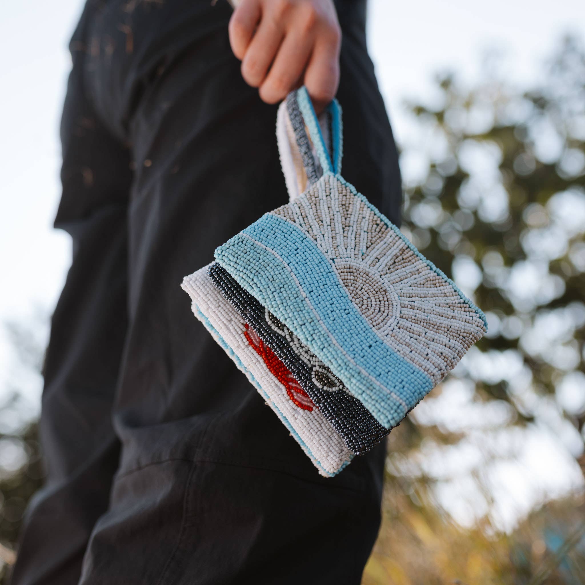 Petite pochette perlée Sunrise: Bleu