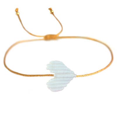 Bracelet fin corde dorée avec cœur tressé blanc