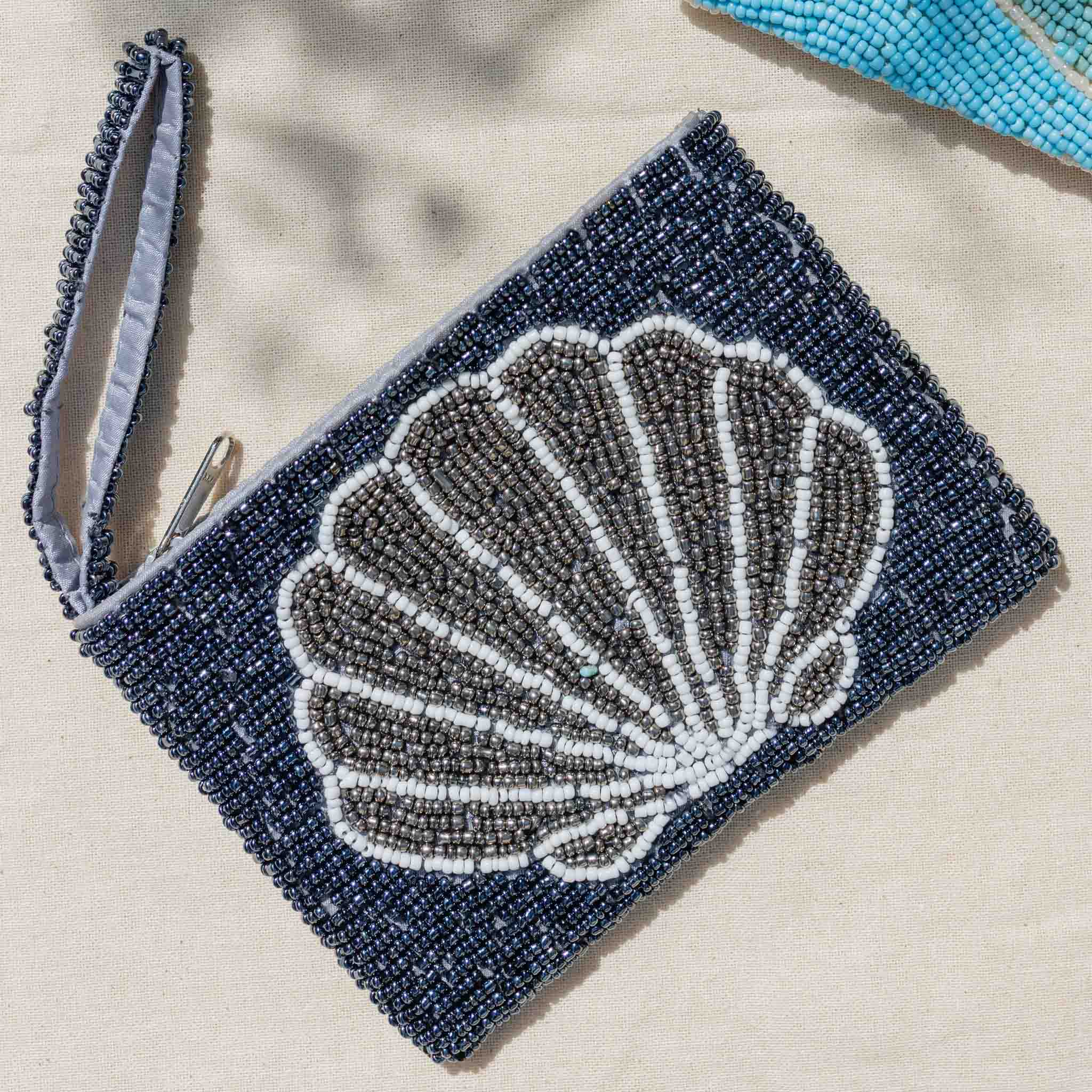 Petite pochette tropicale perlée: Black