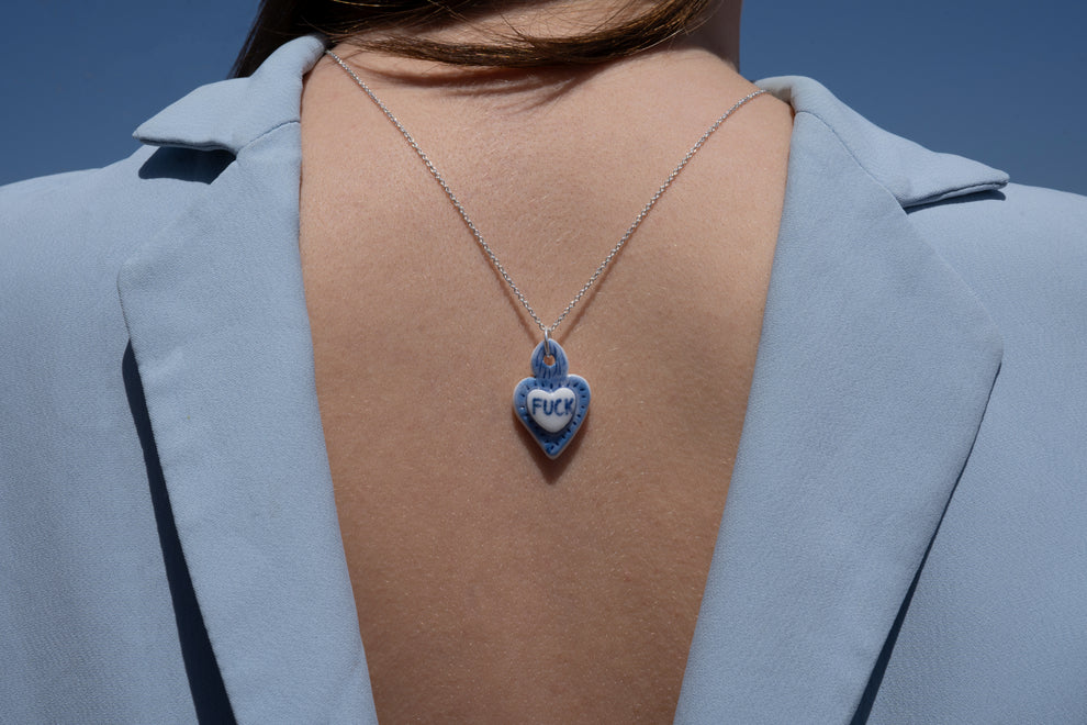 Collier en porcelaine Coeur bleu Fuck