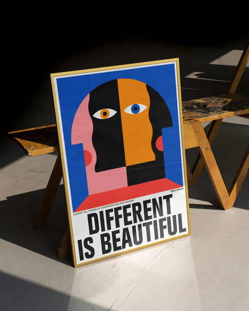 Brutto affiche different is beautiful 50x70