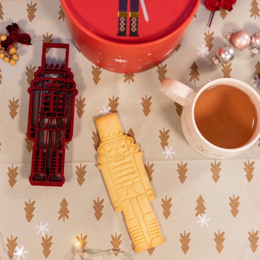 Emporte-pièce Casse-Noisette (18 cm) – Noël – Nutcracker: Rouge
