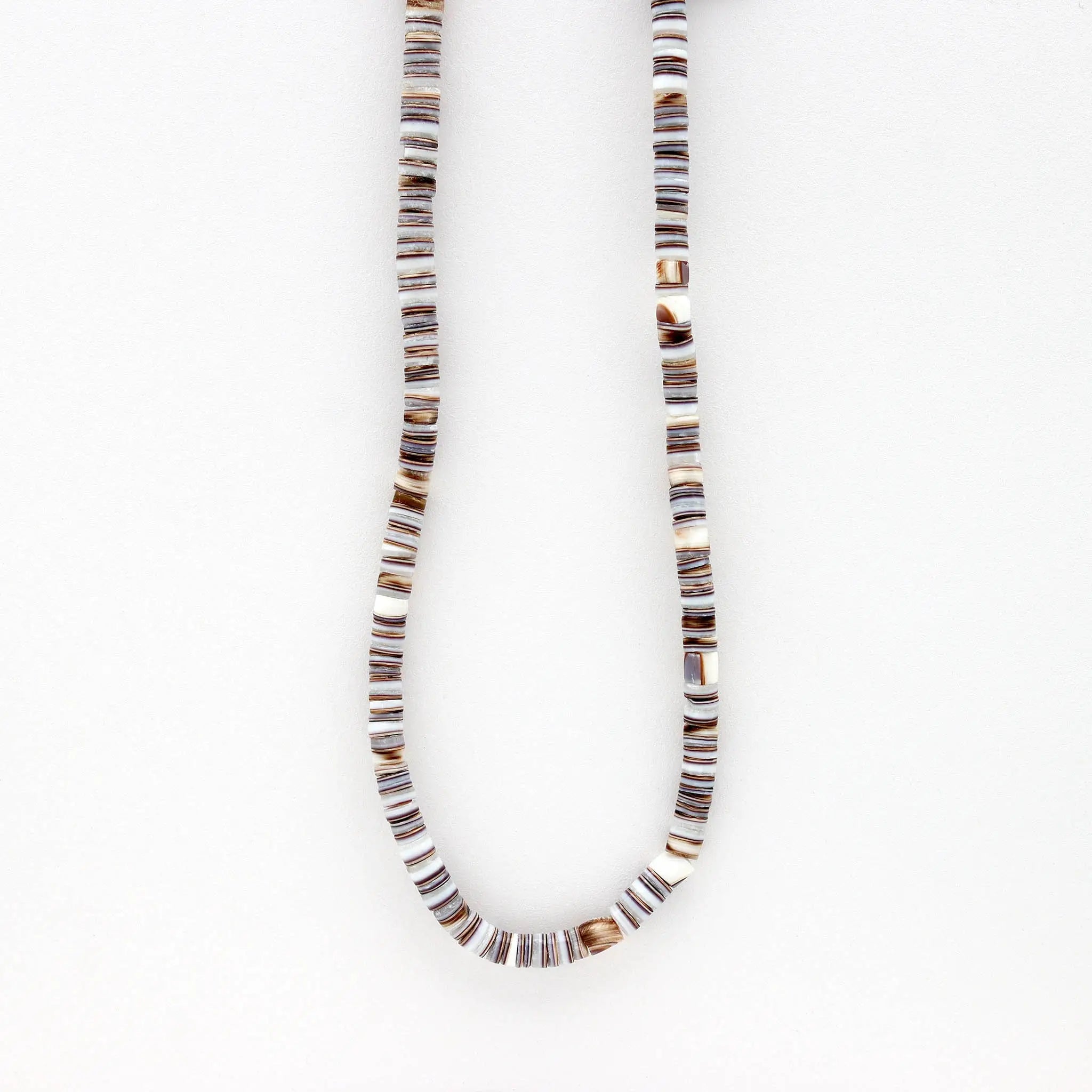 Collier perlé naturel Pakui, ras-de-cou surf pour hommes: Marron Clair