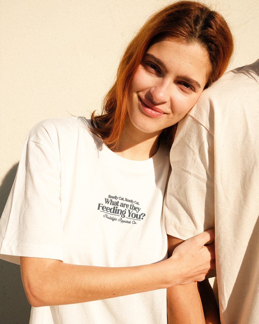 T-shirt unisexe blanc cassé « Smelly Cat » | L / Oversize