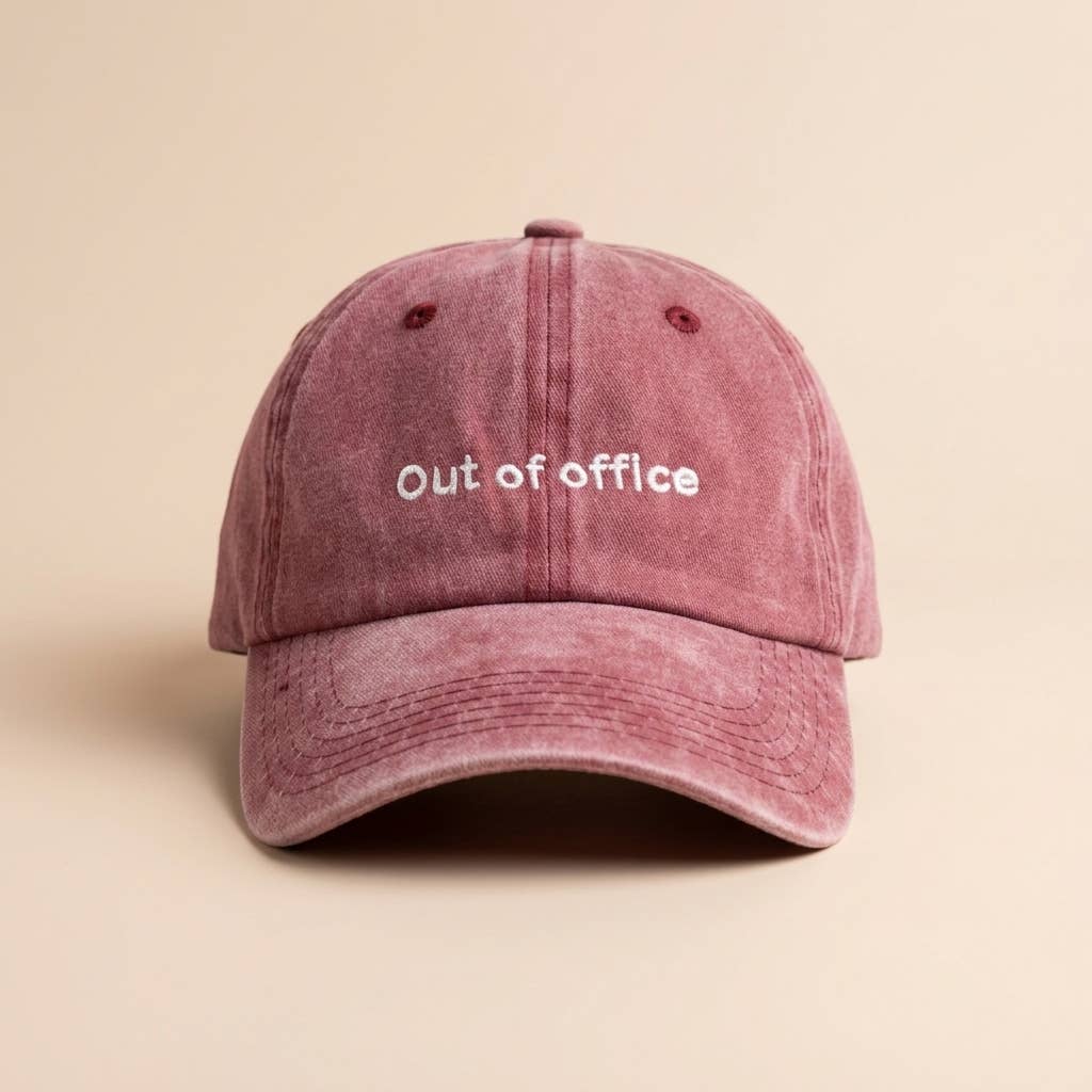 Casquette rose brodée « Hors du bureau »: Black/Gray