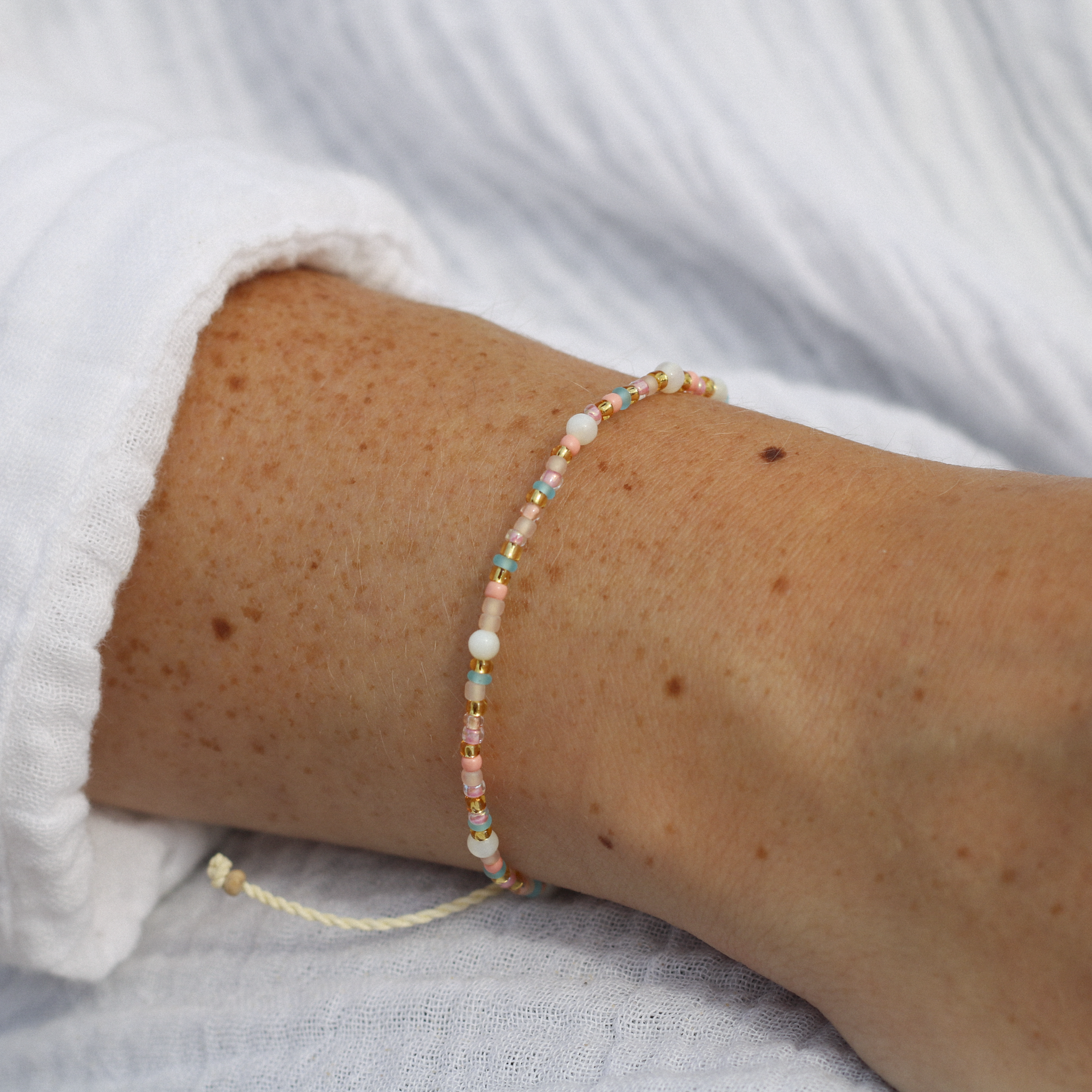 Collection de bracelets en perles colorées « Heure dorée »: Festival