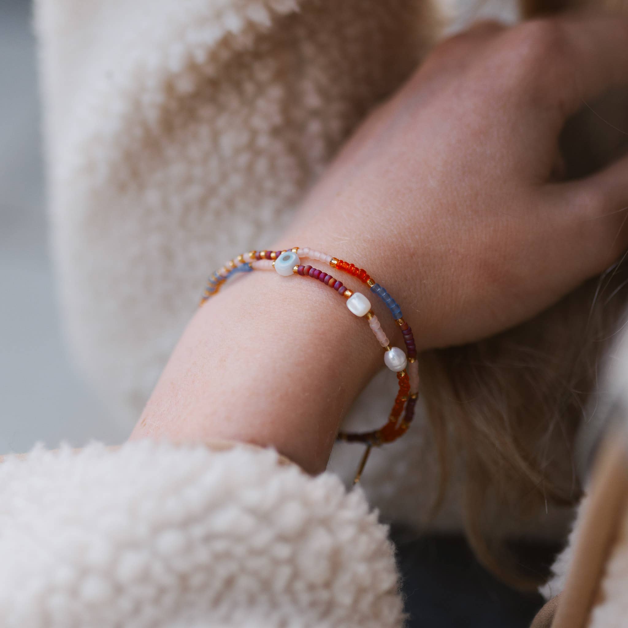 Collection « Été éternel » de bracelets dorés à perles: Violet & Marron