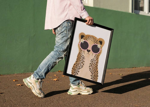 Affiche artistique de bébé guépard à la marguerite rose — décor fantaisiste pour chambre d'enfant: Pas de cadre / 30 x 40 cm