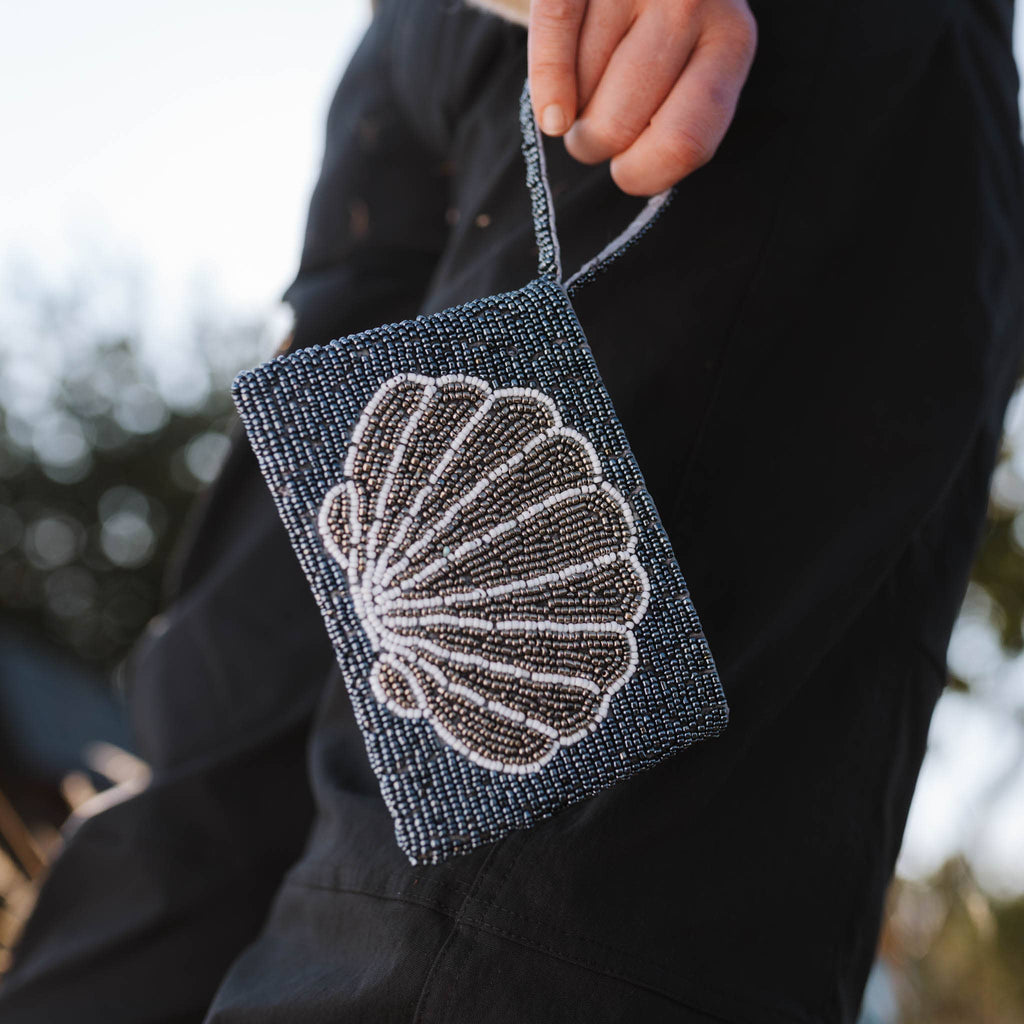 Petite pochette tropicale perlée: Black