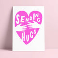 Impression Riso « SENDING HUGS » – Une étreinte chaleureuse à envoyer