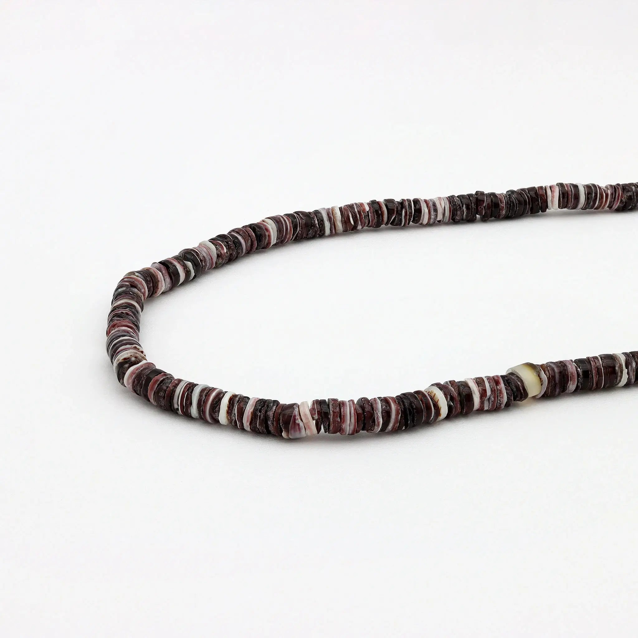 Collier perlé naturel Pakui, ras-de-cou surf pour hommes: Tons gris