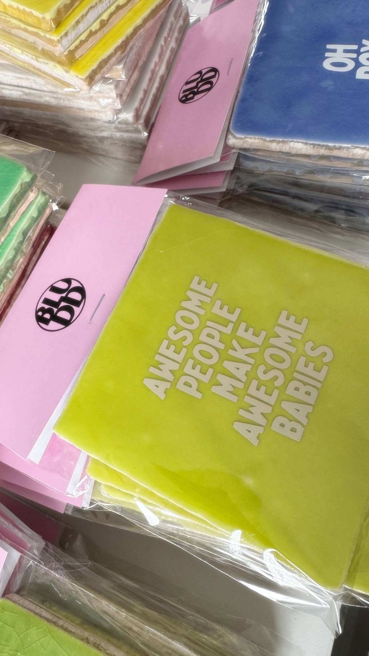 Carreau céramique fait main - Des gens formidables font des bébés formidables