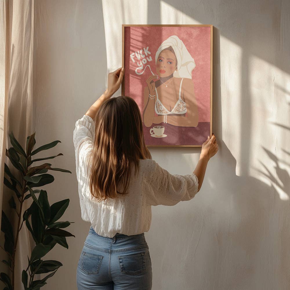 Impression d'art — Femme en smoking et turban en serviette - Pop éditorial: Pas de cadre / 30x40 cm