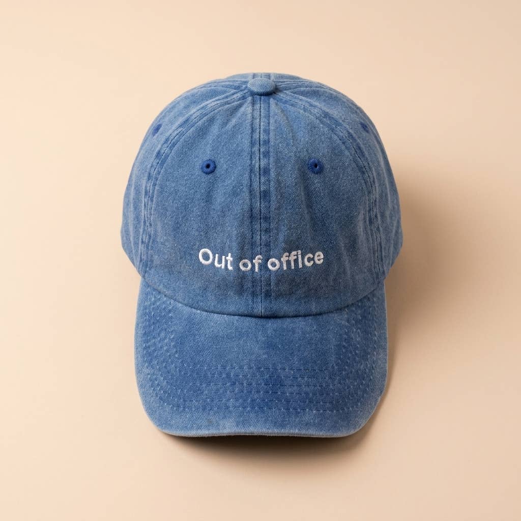 Casquette rose brodée « Hors du bureau »: Black/Gray